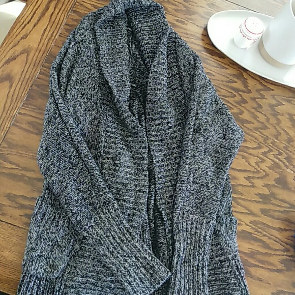 Express Sweater - Picture 4 of 4